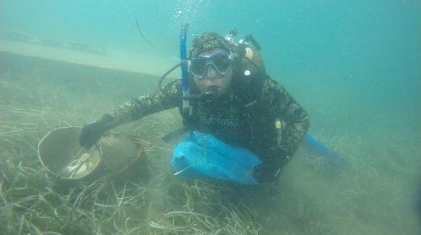 Başkan Kocadon, G&uuml;mbet&rsquo;teki Deniz Dibi Temizliği &Ccedil;alışmalarını İnceledi