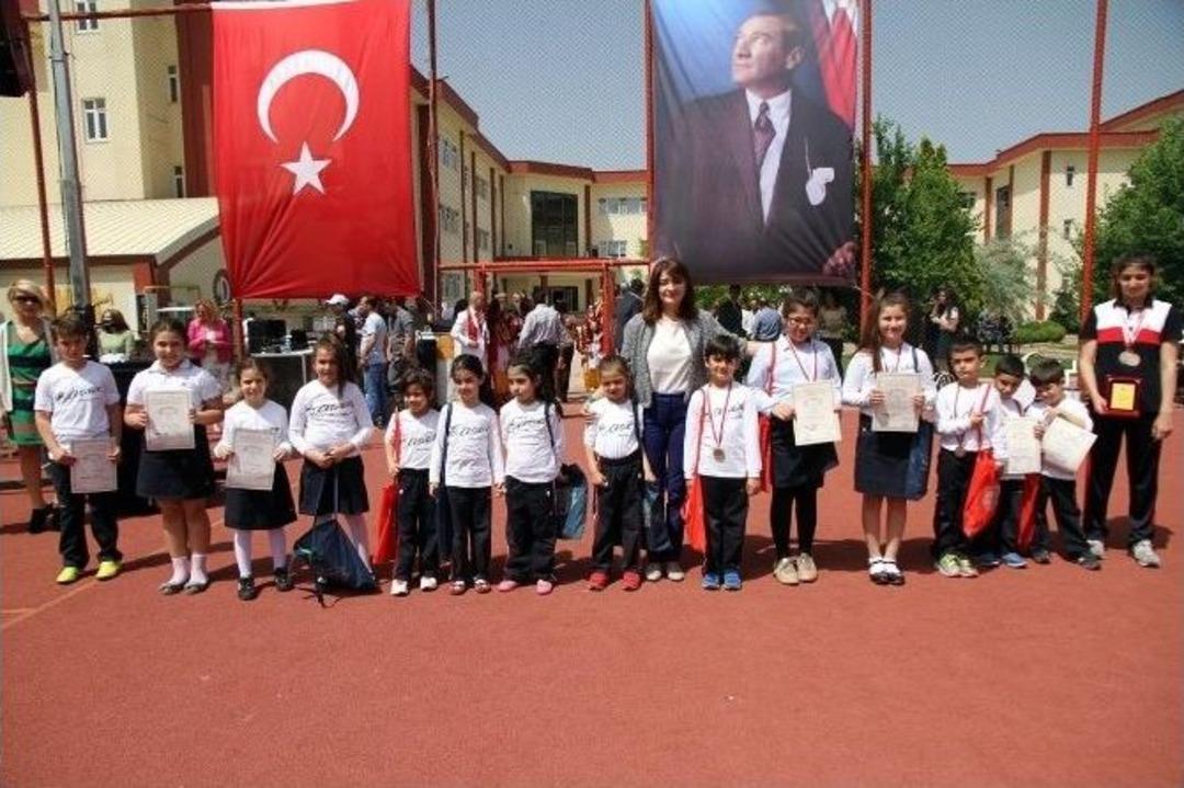 &Ouml;zel Sanko Okulları&rsquo;nda 19 Mayıs Coşkusu