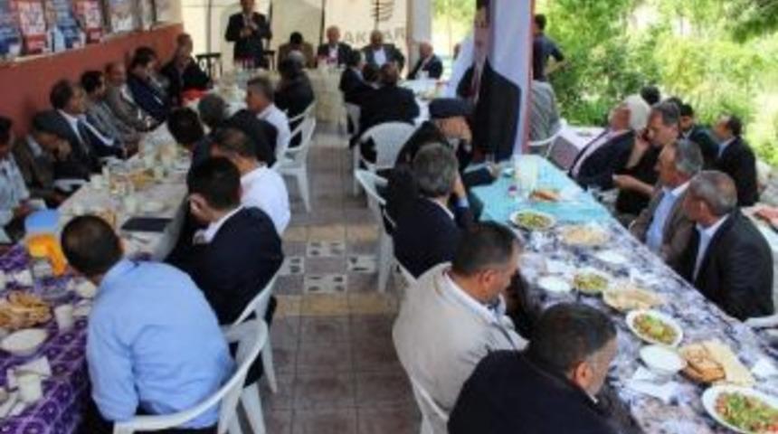 Adaylar, Kale İl&ccedil;esindeki Muhtarlarla Bir Araya Geldi