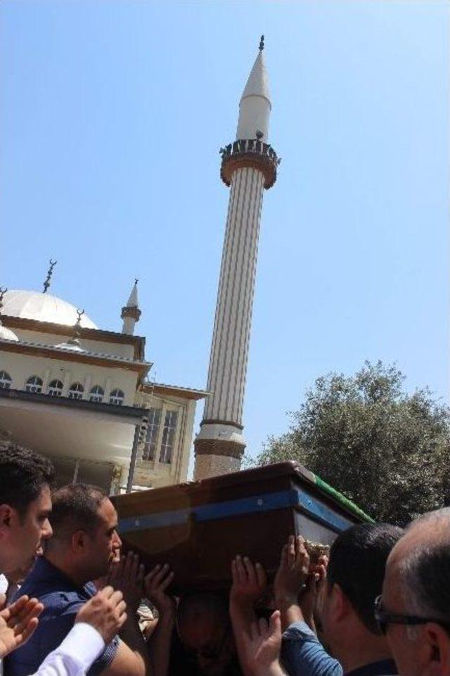 Başkan &Ouml;zmeri&ccedil;&rsquo;in Kayınpederi Yılmaz Demir Son Yolculuğuna Uğurlandı 1