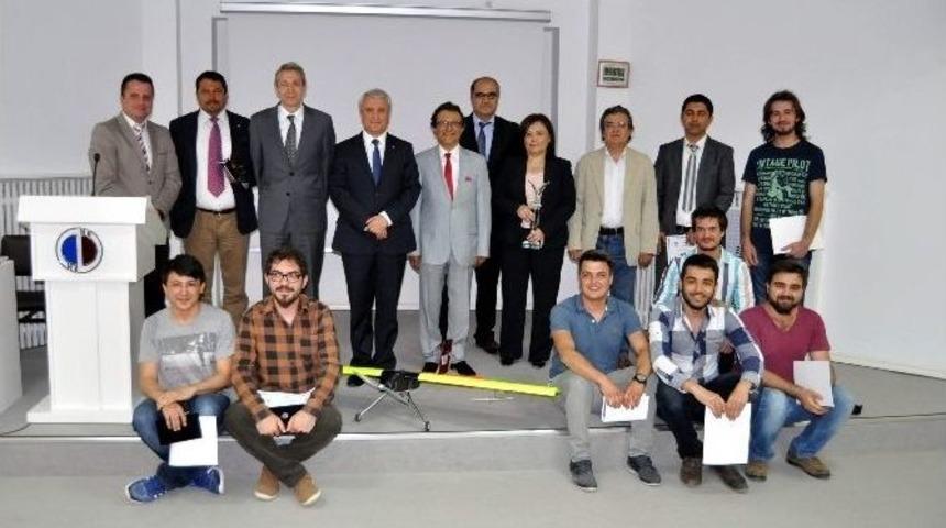 Geleceğin Hava Aracını Yapan &Ouml;ğrenciler &Ouml;d&uuml;llendirildi