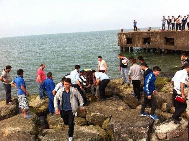 Sürmene’de Bir Genç Denizde Boğuldu 3