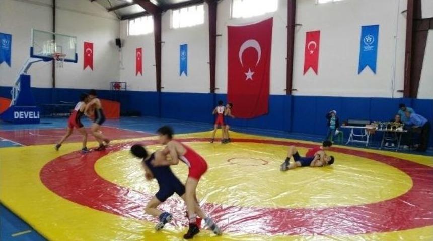 Develi&rsquo;de Gen&ccedil;lik Haftası Coşkusu