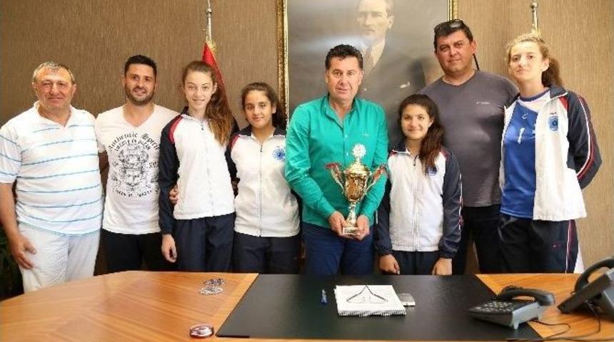 Muğla Şampiyonu Bodrumlu Voleybolcular Yarı Finale Gidiyor