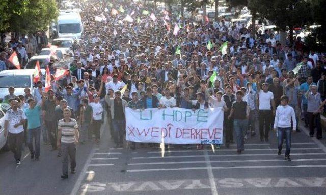 Diyarbakır da Hdp ye Saldırılar Y&uuml;r&uuml;y&uuml;şle Protesto Edildi 1
