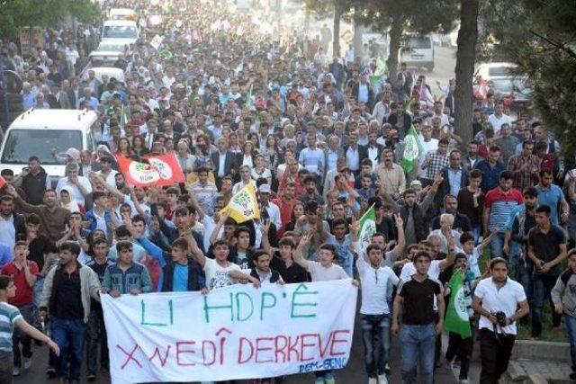 Diyarbakır da Hdp ye Saldırılar Y&uuml;r&uuml;y&uuml;şle Protesto Edildi 3