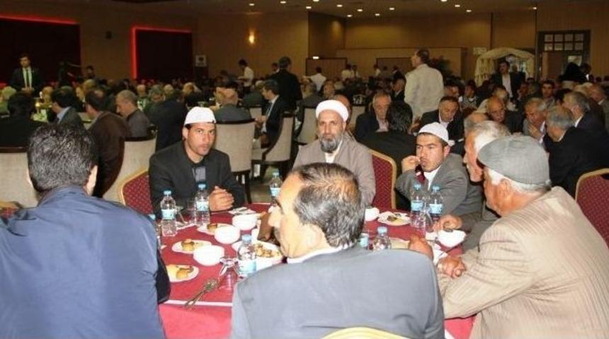 Başbakan Yardımcısı Arın&ccedil;, Van&rsquo;da Kanaat &Ouml;nderleriyle Buluştu