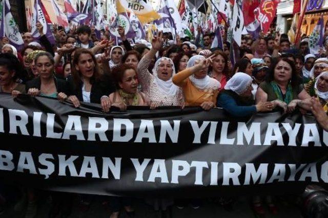 Hdp Binalarına Yapılan Saldırılar Beyoğlu nda Y&uuml;r&uuml;y&uuml;şle Protesto Edildi 2