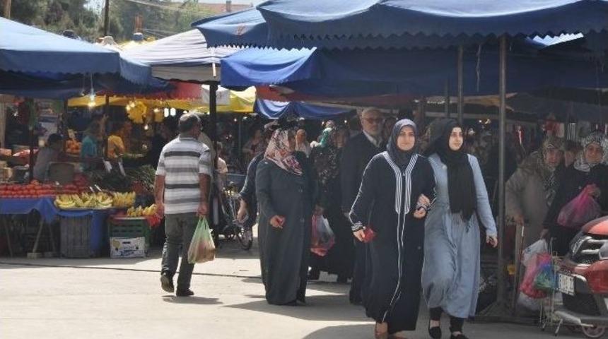 Pazarda Yaşlı Adamın 6 Bin Eurosunu &Ccedil;aldılar
