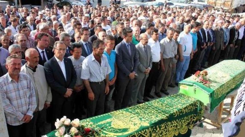 2 Iş&ccedil;inin &Ouml;ld&uuml;ğ&uuml; Maden Ocağında Gazdan Etkilenen 3 Iş&ccedil;inin Tedavisi S&uuml;r&uuml;yor (2)