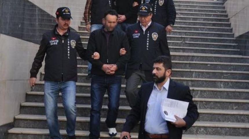 Otomobiline Tekme Atanı Tabancayla Vurarak &Ouml;ld&uuml;rd&uuml;