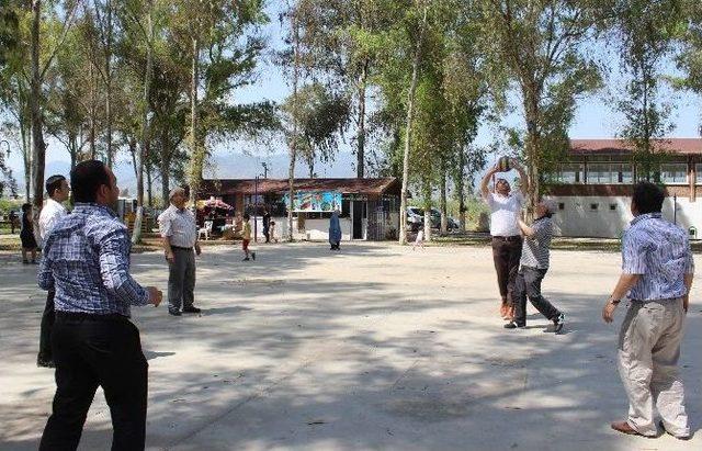 Efeler’de Görev Yapan İmamlar İki Namaz Arası Gönüllerince Eğlendi