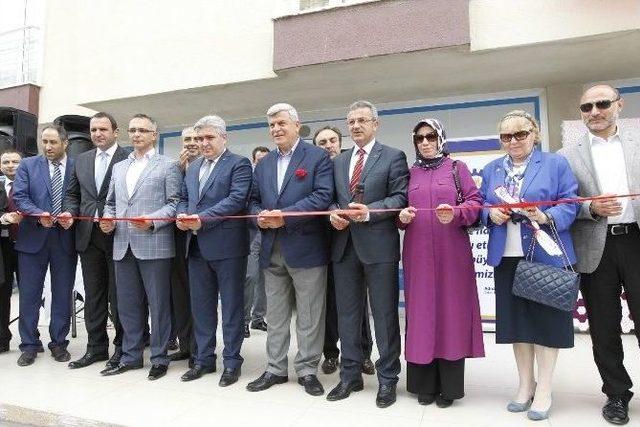 Gesmek Barış Sergisini Başkanlar A&ccedil;tı 2