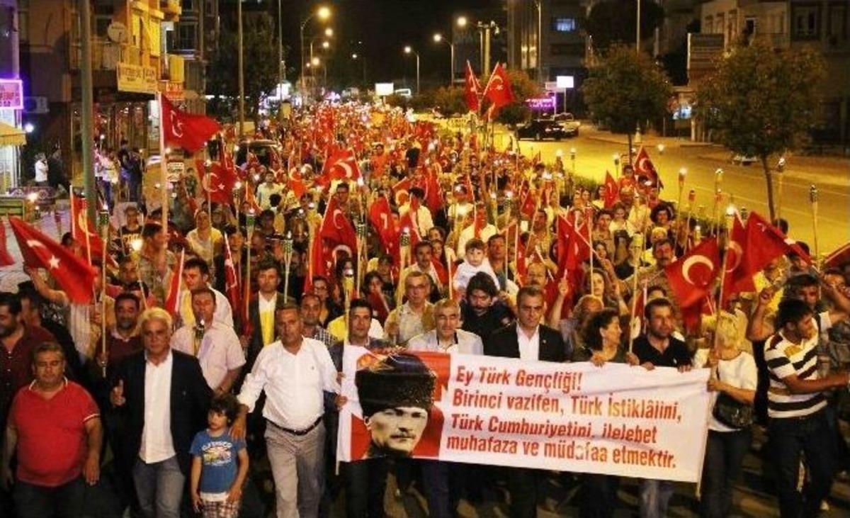 D&ouml;şemealtı&rsquo;nda Fener Alayı Coşkusu