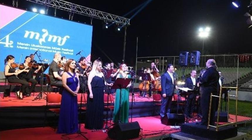 Tarsus Kubat İle Folklorama&rsquo;yı Ağırladı