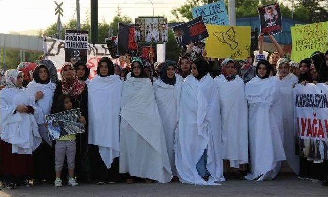 Mursi’nin İdam Kararına Karşı Protesto Eylemi Yapıldı