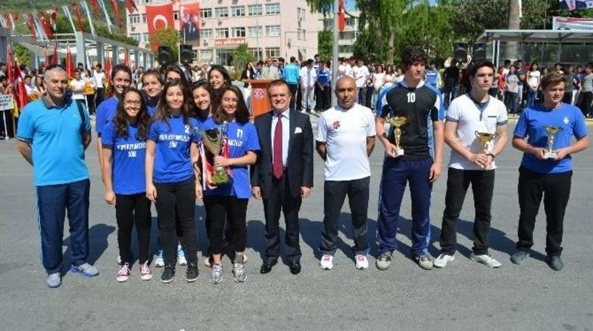 S&ouml;ke&rsquo;de 19 Mayıs Kutlamaları