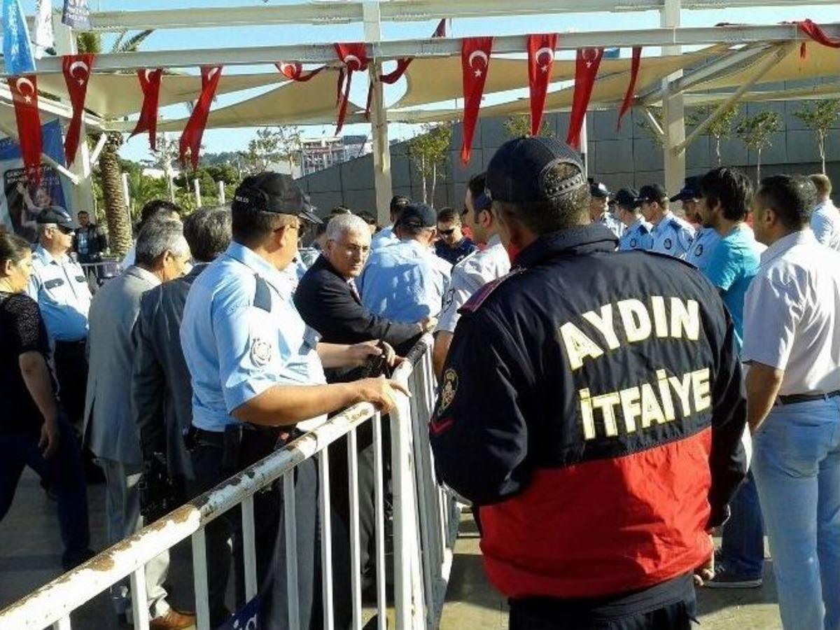 Aydın&rsquo;da 19 Mayıs T&ouml;renlerinde Alan Gerginliği