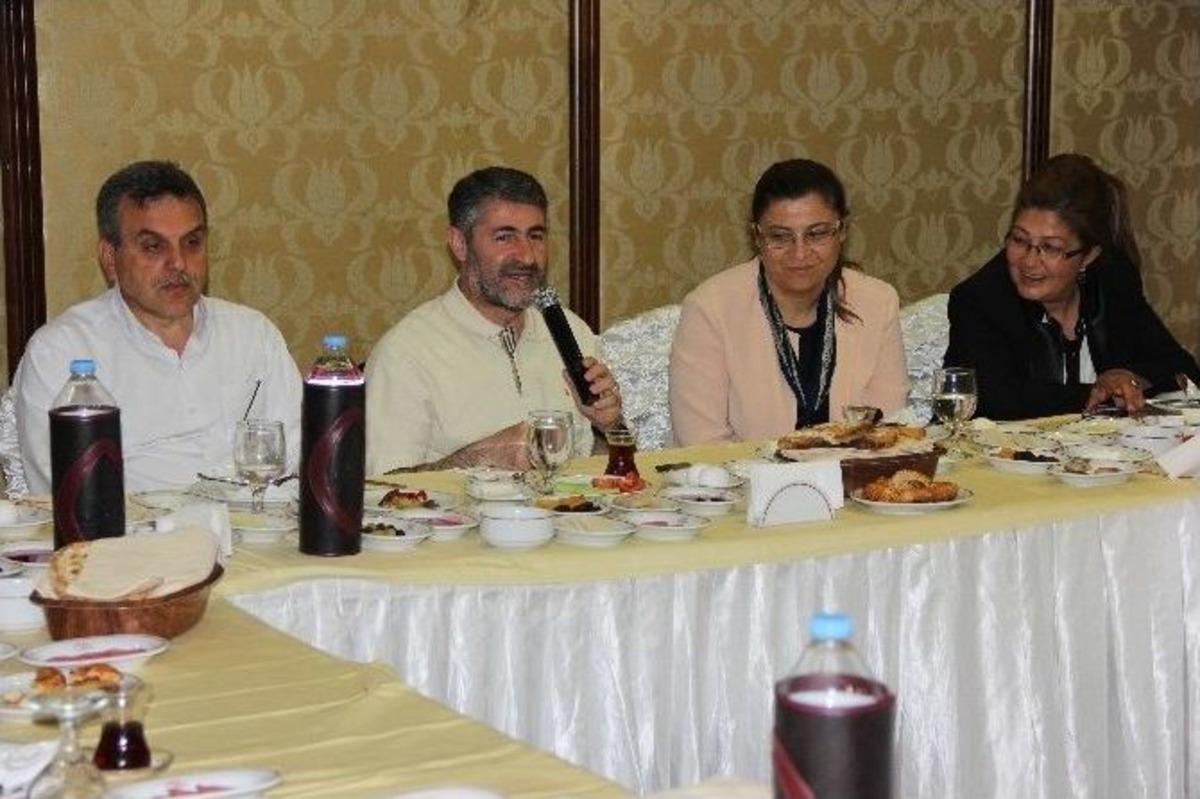 Ak Parti&rsquo;li Nebati, Ak&ccedil;akale Ve Harran&rsquo;da Se&ccedil;menleriyle Buluştu
