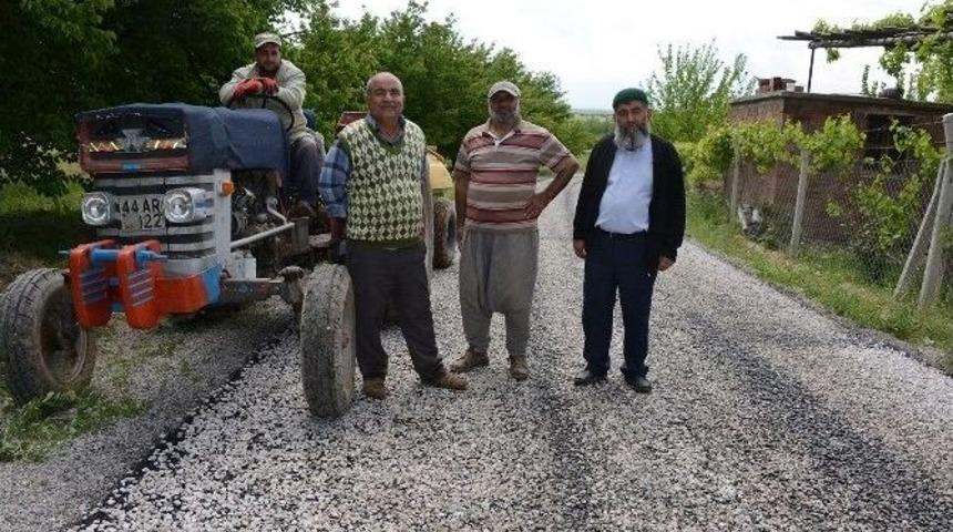 Ak&ccedil;adağ&rsquo;ın Yolları Yenileniyor