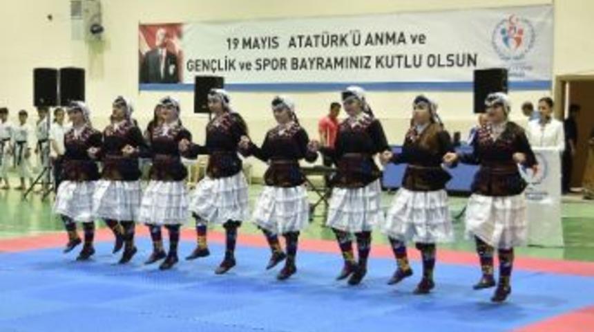 Mamak&rsquo;ta 19 Mayıs&rsquo;a Coşkulu Kutlama