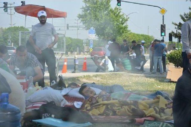 Bursa'da Otomotiv Ve Yan Sanayideki Eylemler Devam Ediyor