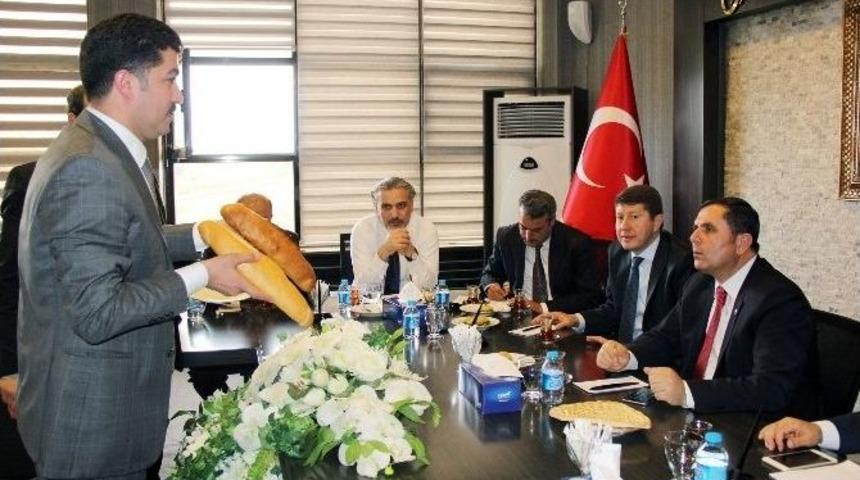 Gaziantep Ekmeği İle Farklı İllerin Ekmekleri Karşılaştırıldı