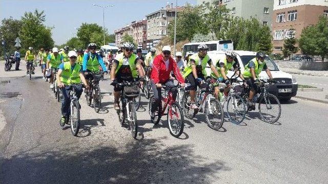 Ankaralı Bisiklet Tutkunları Pedal Çevirdi