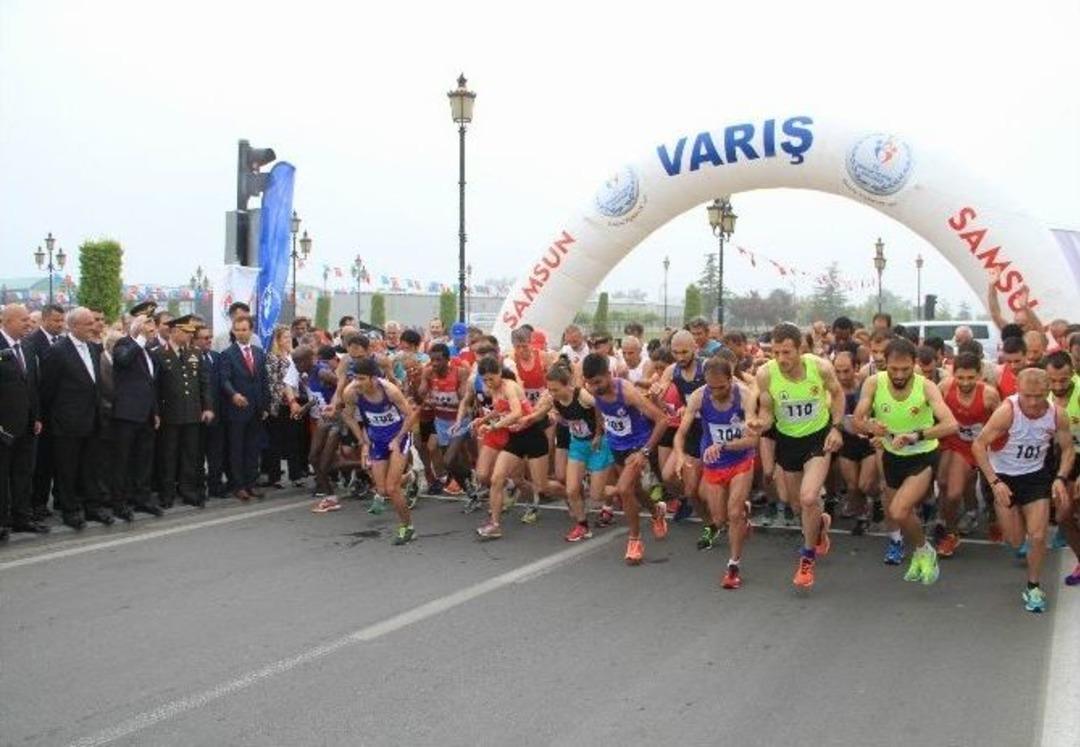 Samsun 19 Mayıs Yarı Maratonu Nefes Kesti