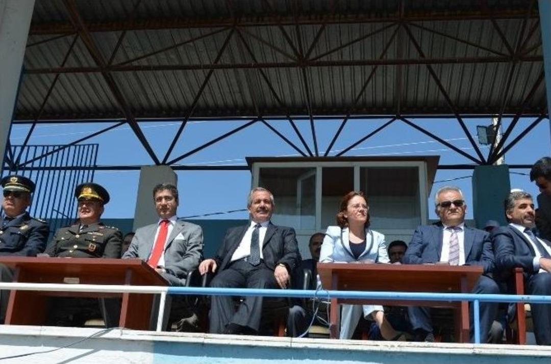 Adilcevaz&rsquo;da 19 Mayıs Coşkusu