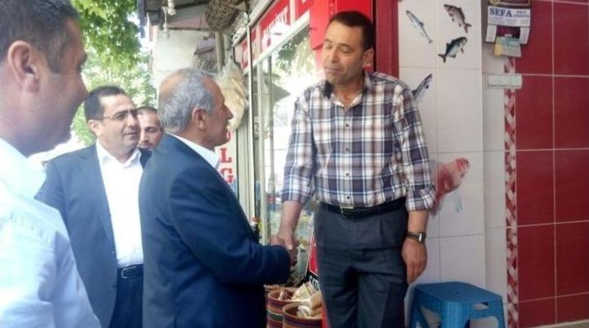 Mustafa Şahin Ziyaretlerini S&uuml;rd&uuml;r&uuml;yor