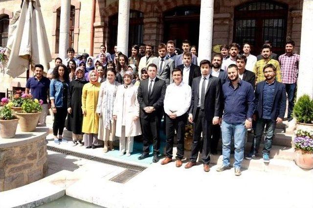 Meram Belediyesi&rsquo;nden Gen&ccedil;lere Destek 2