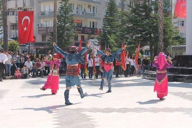 Kumluca’da 19 Mayıs Resim Sergisi Büyük İlgi Gördü