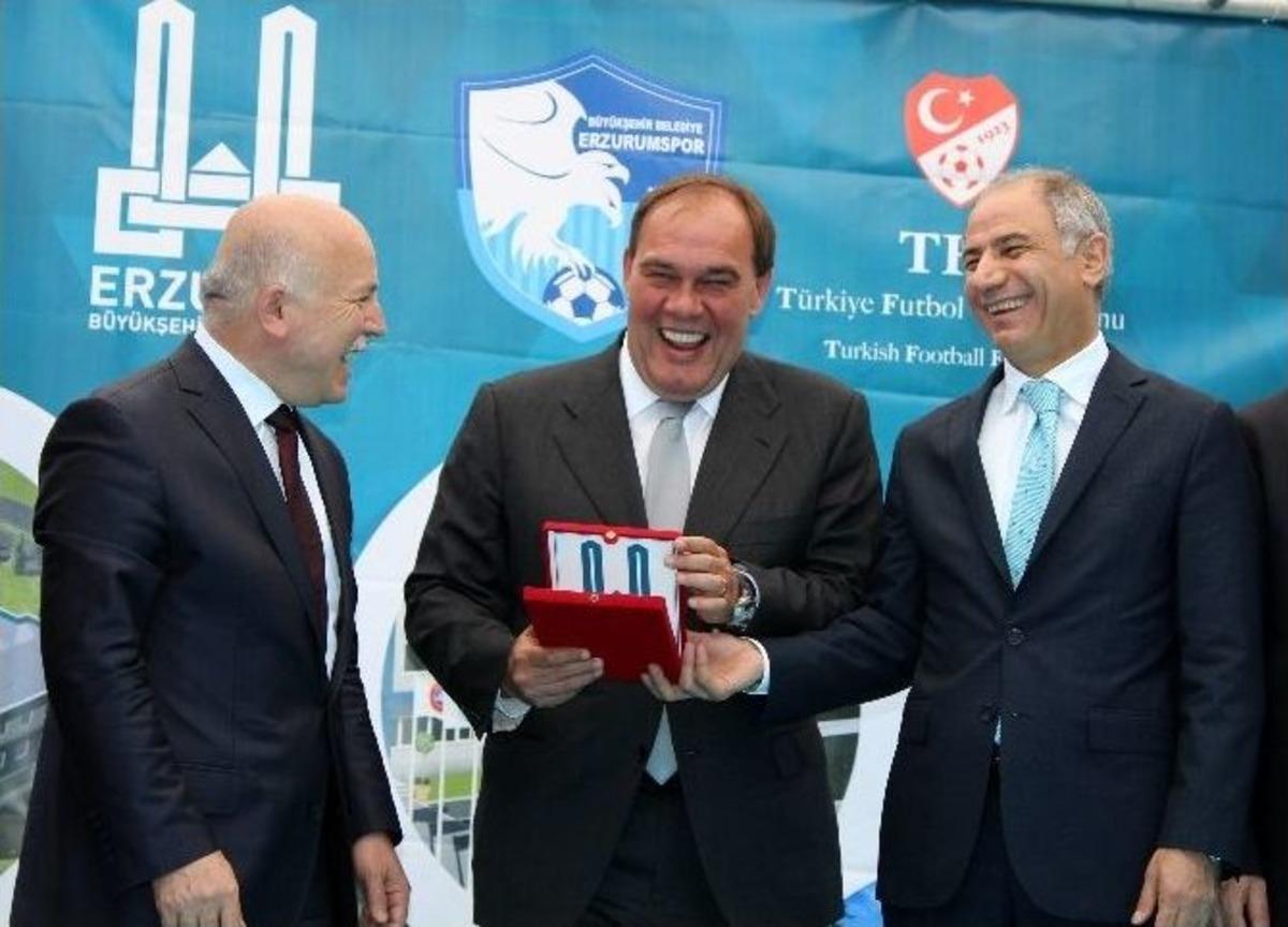 Demir&ouml;ren: "t&uuml;rk Futbolunu Hak Ettiği En &Uuml;st Seviyeye Taşıyalım"