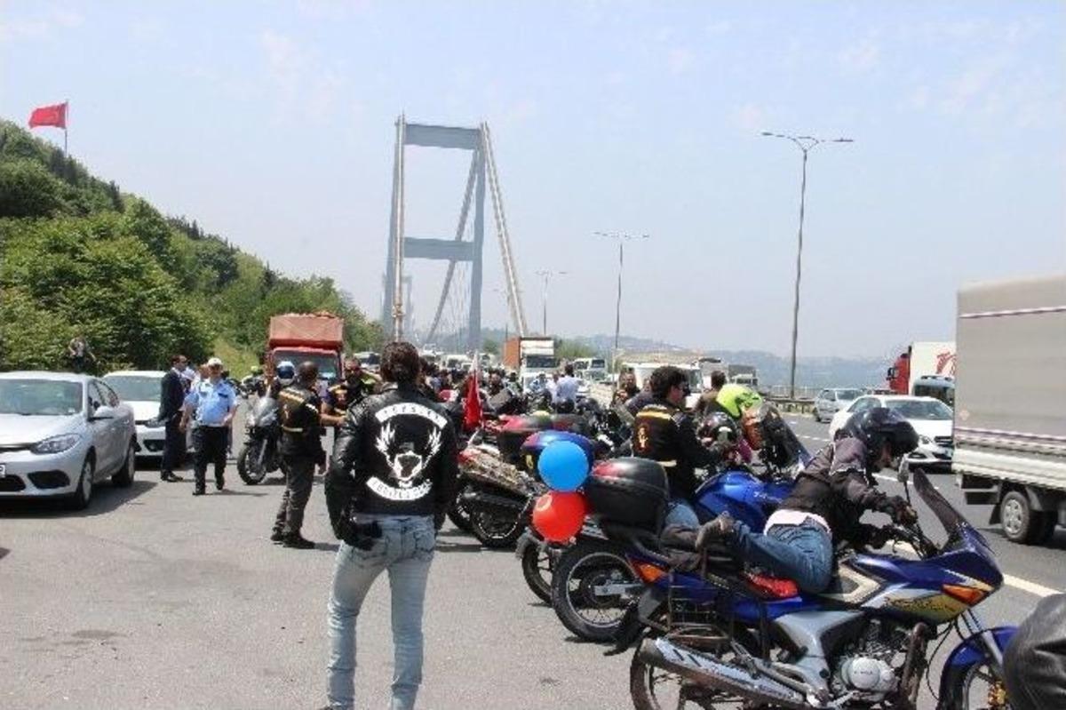 Motorculardan Fsm K&ouml;pr&uuml;s&uuml;nde Ge&ccedil;iş &Uuml;cretleri Protestosu