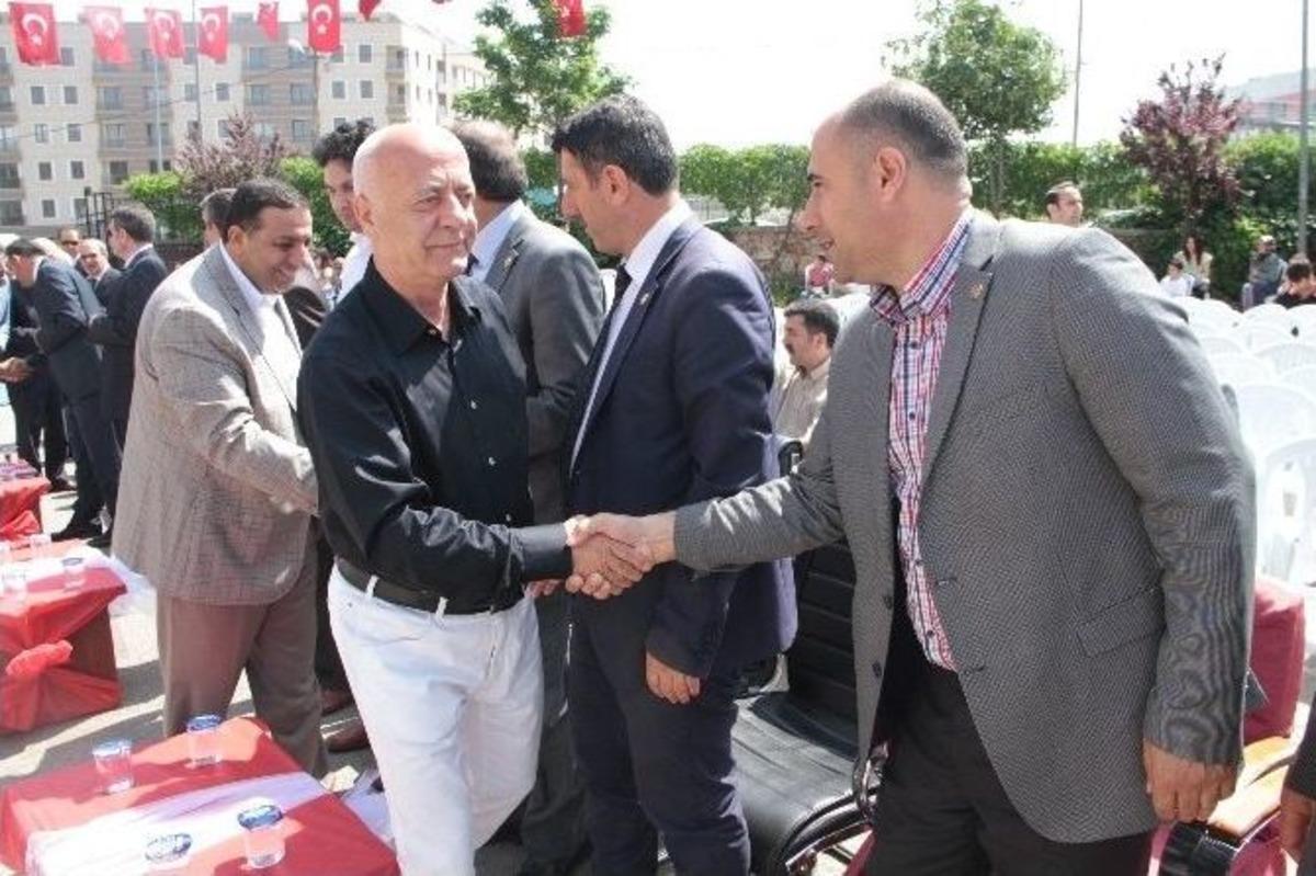 Gen&ccedil;lerin G&ouml;sterileri Milletvekili Adaylarını B&uuml;y&uuml;ledi