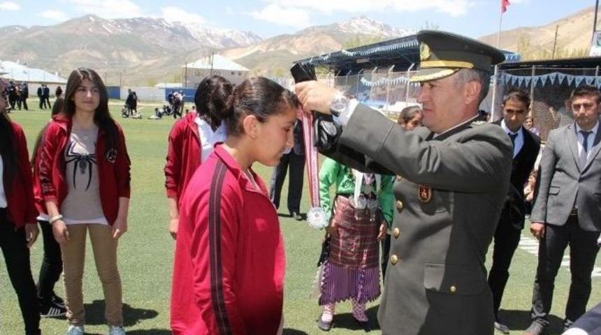 Başkale&rsquo;de 19 Mayıs Coşkusu