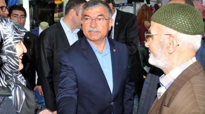 Bakan Yılmaz, Sivas'ta Esnafı Ziyaret Etti