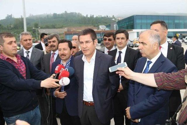 G&uuml;mr&uuml;k Ve Ticaret Bakanı Nurettin Canikli Ordu-giresun Havaalanı&rsquo;nda İncelemelerde Bulundu 2