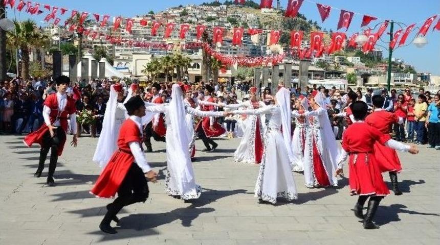 Kuşadası&rsquo;nda 19 Mayıs Coşkusu