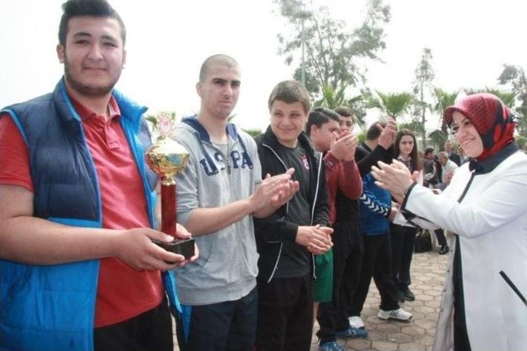 Ak Parti Milletvekili Adayı K&ouml;seoğlu, Se&ccedil;im &Ccedil;alışmalarını Ak&ccedil;aabat&rsquo;ta S&uuml;rd&uuml;rd&uuml;