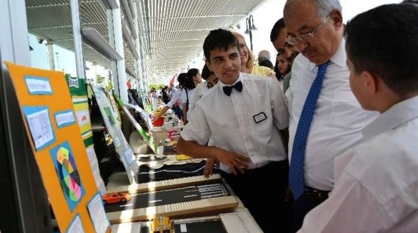 Başkan Kocamaz, Sanat Ve Teknoloji Sergisini Gezdi