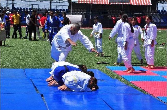 19 Mayıs Atatürk’ü Anma Ve Gençlik Ve Spor Bayramı Şırnak’ta Kutlandı