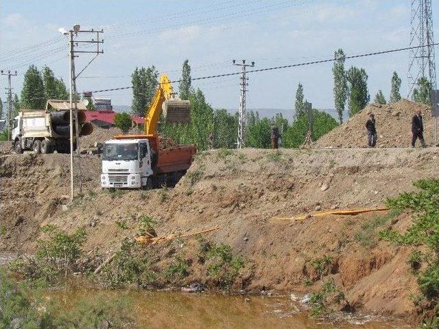 Erzurum-ığdır Karayolu Ulaşıma Kapatıldı