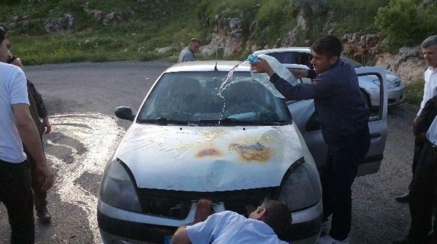 Silvan&rsquo;da Alev Alan Otomobili Vatandaşlar S&ouml;nd&uuml;rd&uuml;