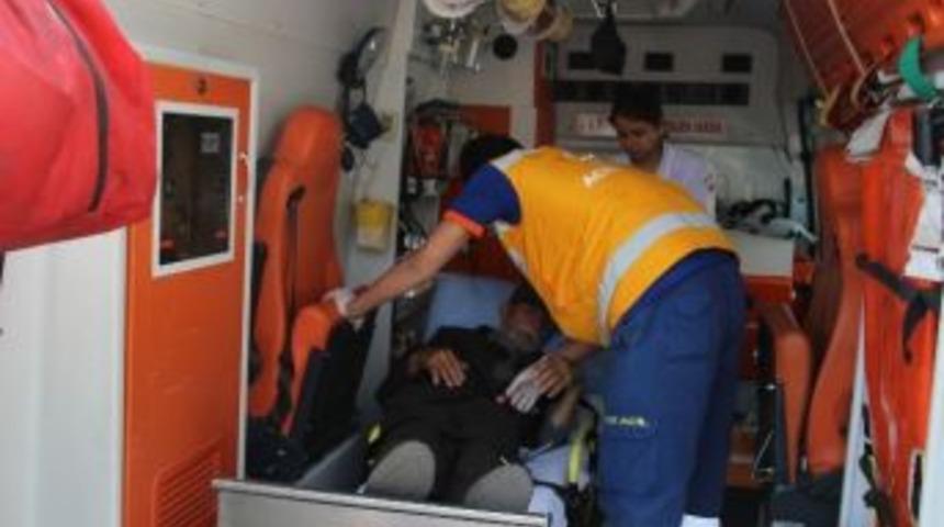 Sıcaklardan Bunalan Yaşlı Adam Hastaneye Kaldırıldı