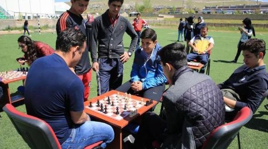 Van, Hakkari Ve Bitlis'te 19 Mayıs Coşkusu(2)