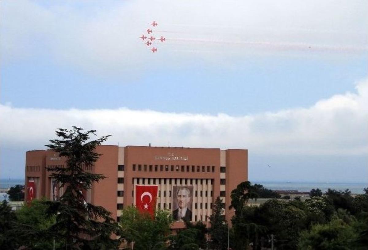 T&uuml;rk Yıldızları Samsun Semalarında