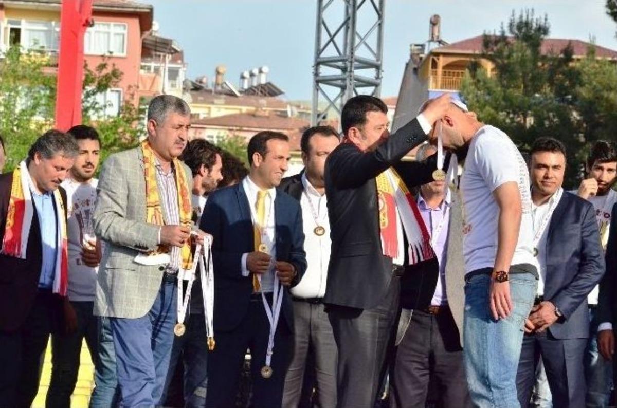 Yeni Malatyaspor Kupasını Demir&ouml;ren&rsquo;in Elinden Aldı