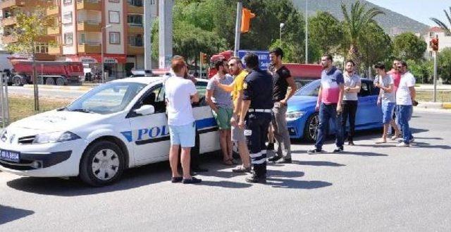 Polisin 'dur' Ihtarına Uymayan Otomobilden 'havuç' Çıktı